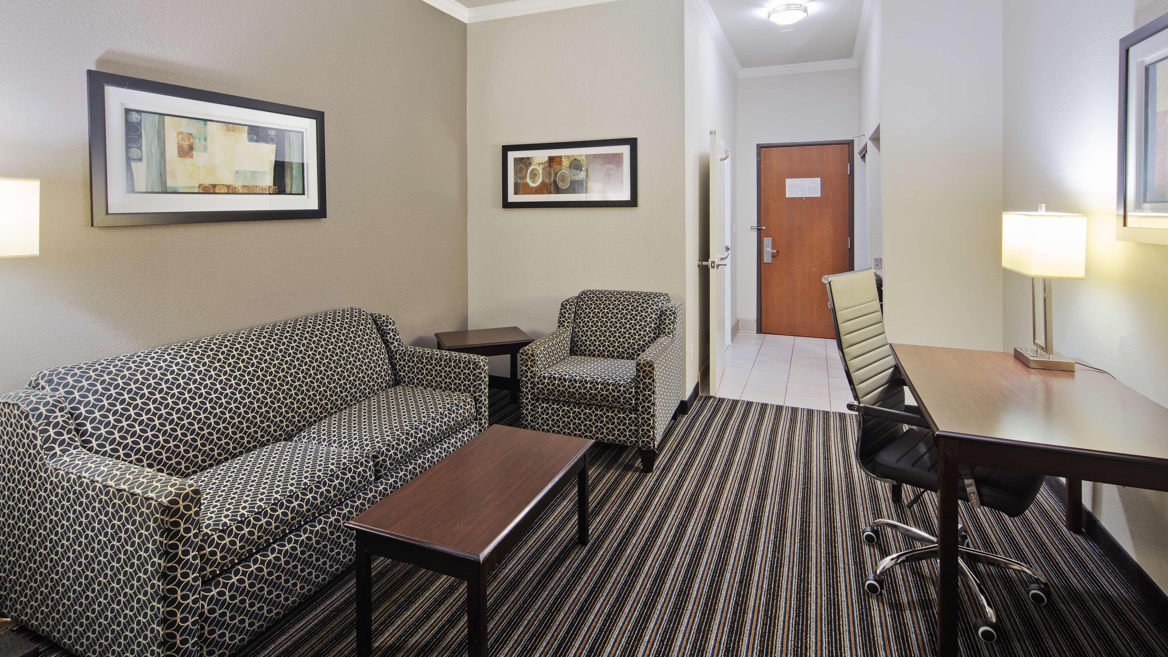 Best Western Plus Austin Airport Inn & Suites מראה חיצוני תמונה