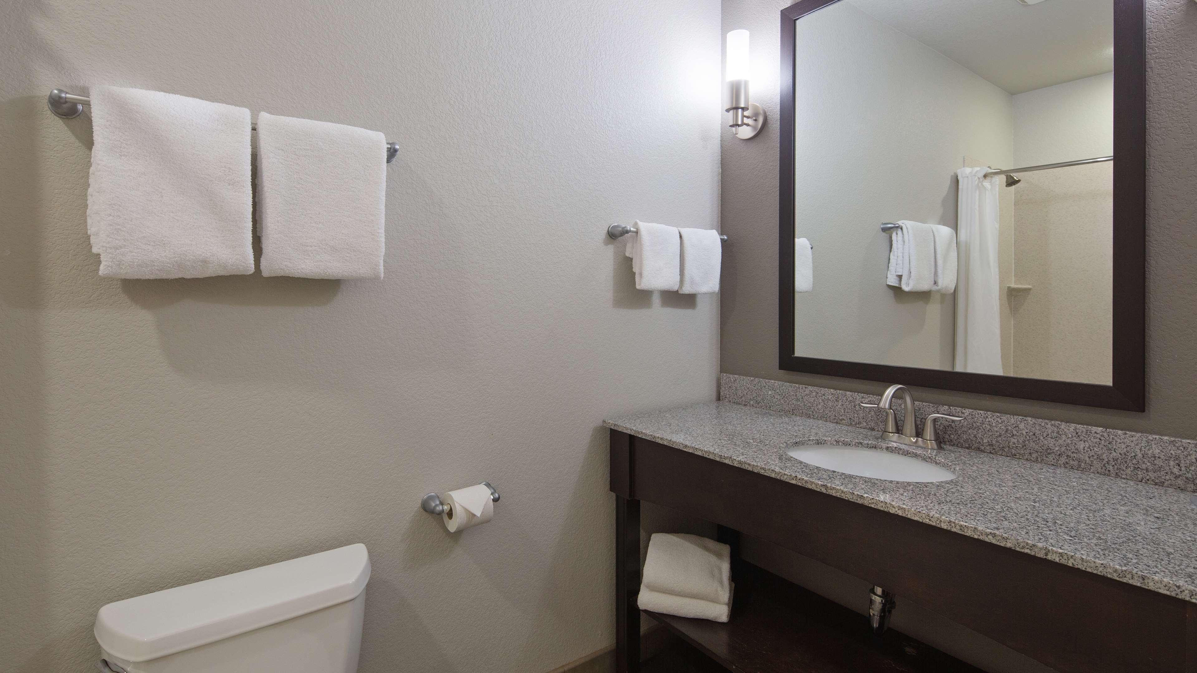 Best Western Plus Austin Airport Inn & Suites מראה חיצוני תמונה