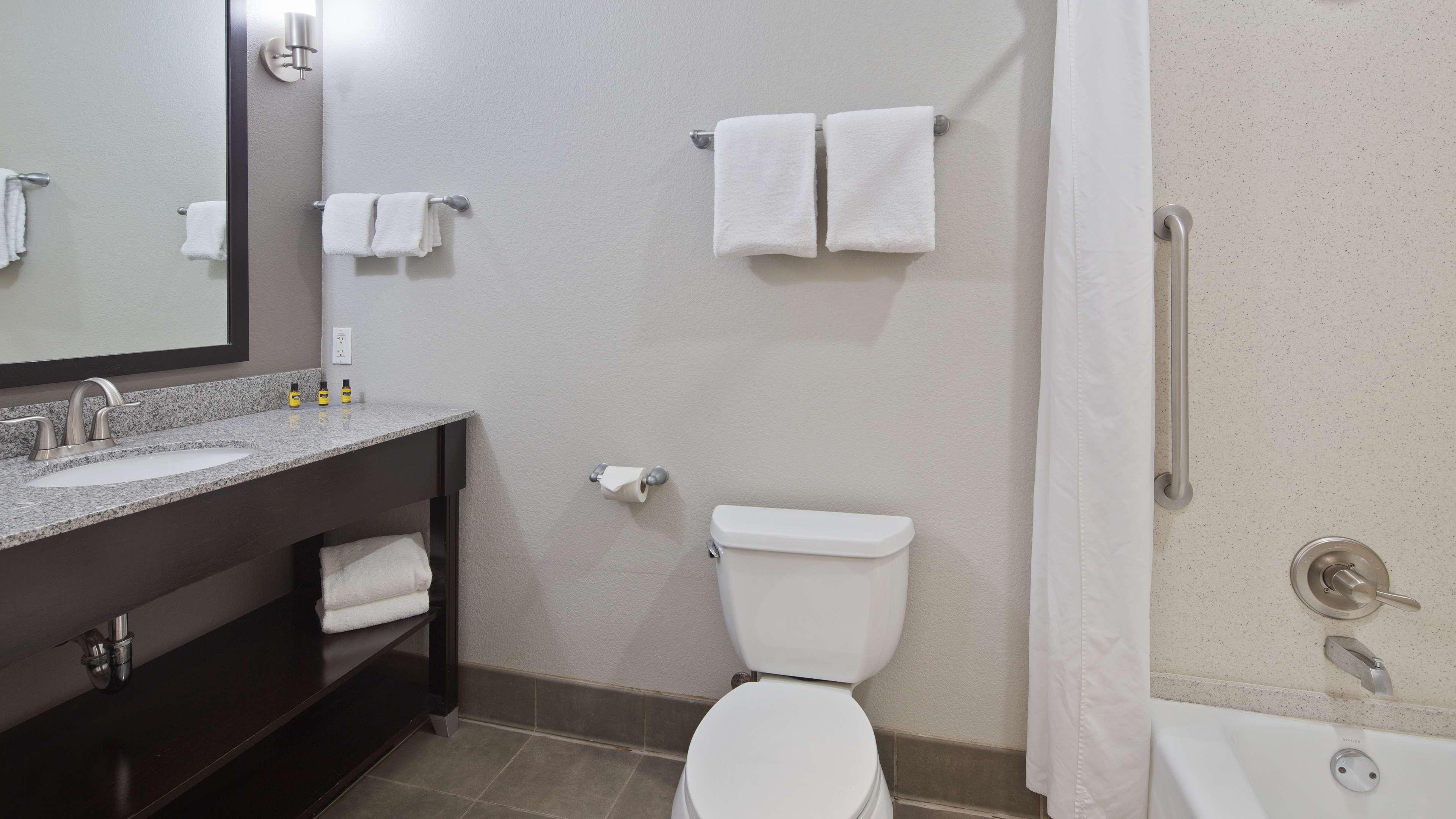 Best Western Plus Austin Airport Inn & Suites מראה חיצוני תמונה