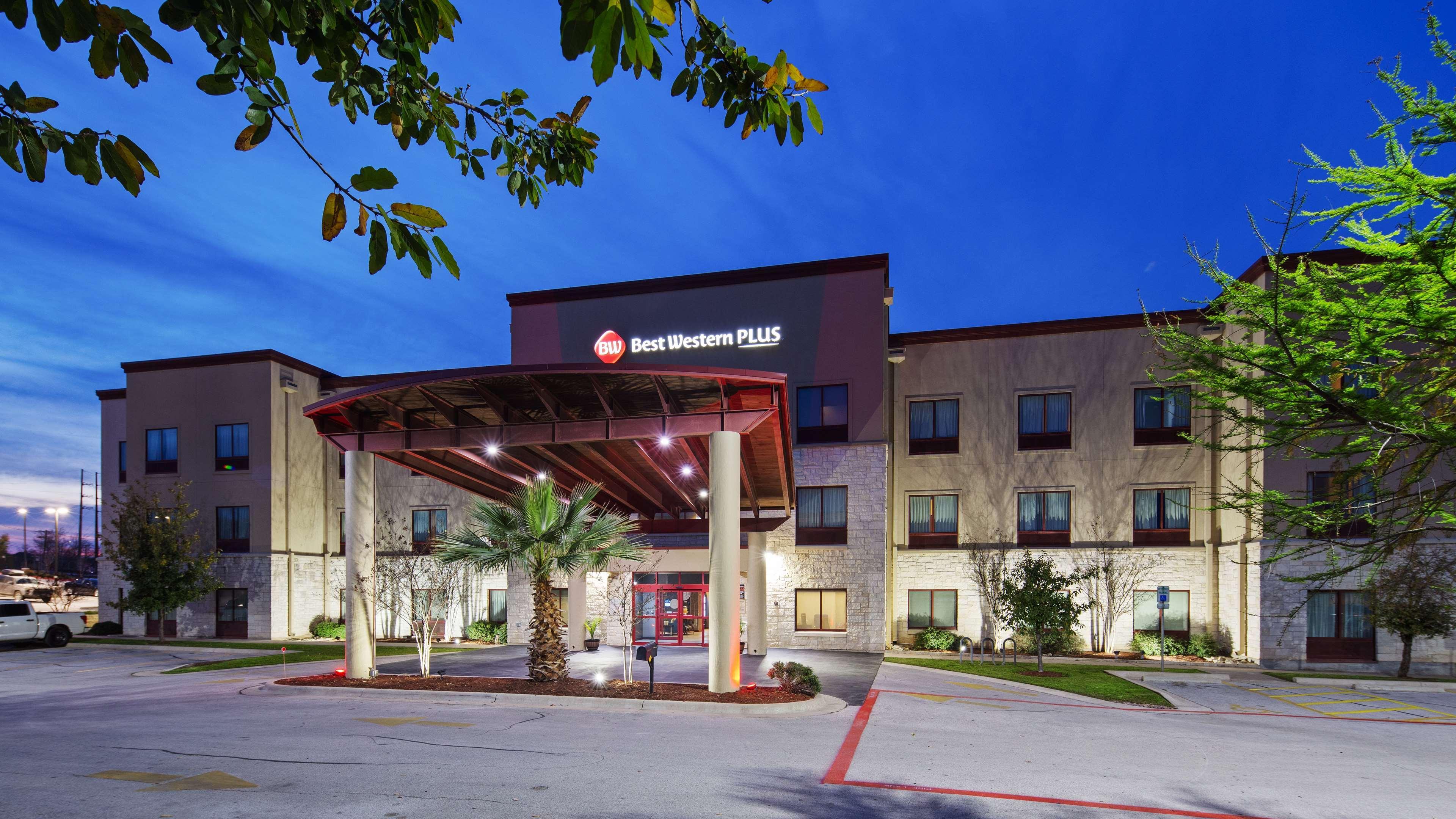 Best Western Plus Austin Airport Inn & Suites מראה חיצוני תמונה